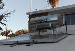 Calefón solar sobre una losa