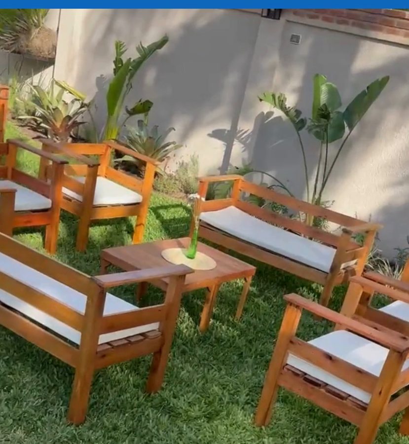 Living de madera en alquiler para eventos